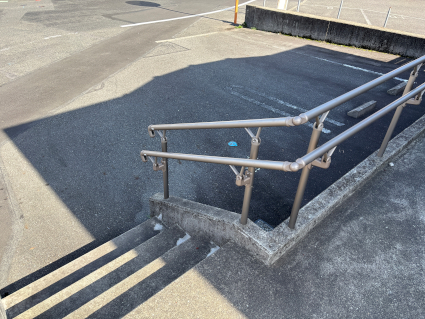 山田康太法務事務所 手すり